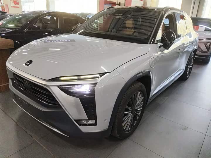 Фото 1 - Nio ES8