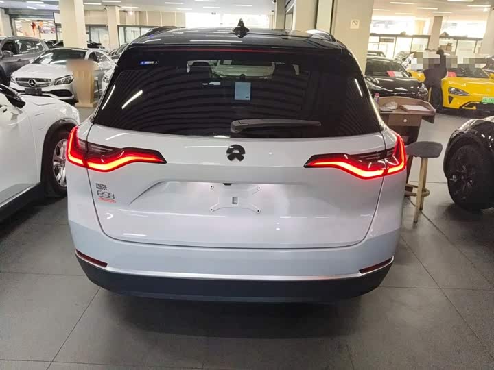 Фото 6 - Nio ES8