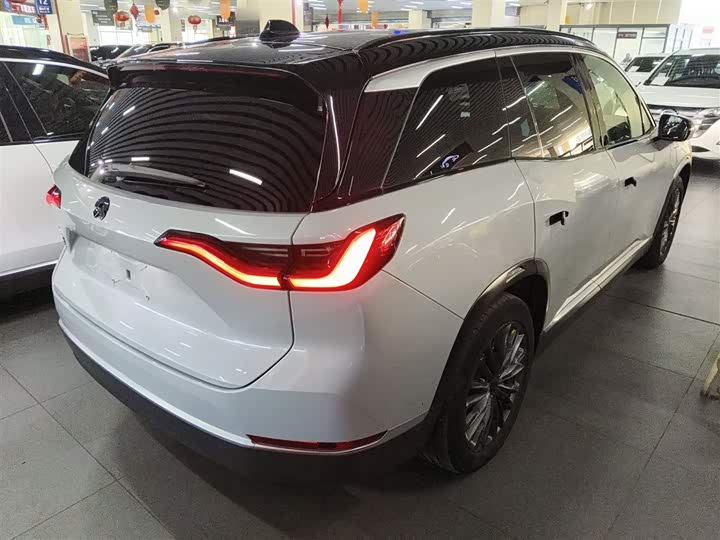 Фото 7 - Nio ES8