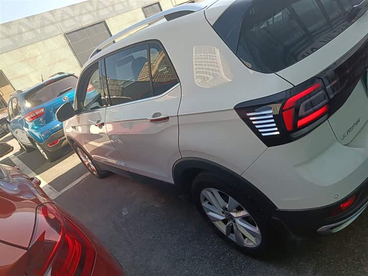 Фото 5 - Volkswagen T-Cross