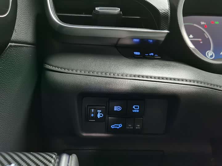 Фото 5 - Toyota Crown Kluger