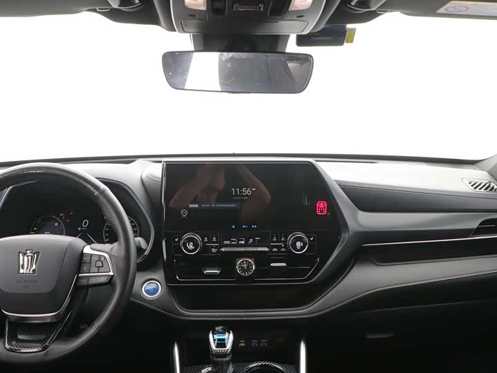 Фото 9 - Toyota Crown Kluger