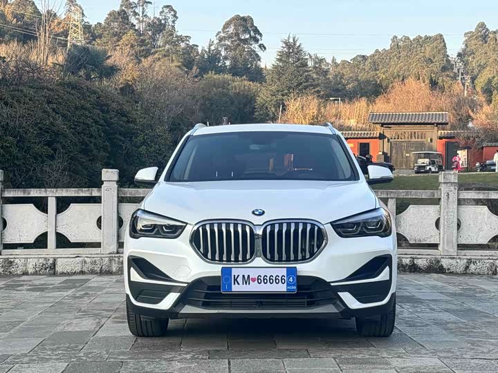 Фото 2 - BMW X1