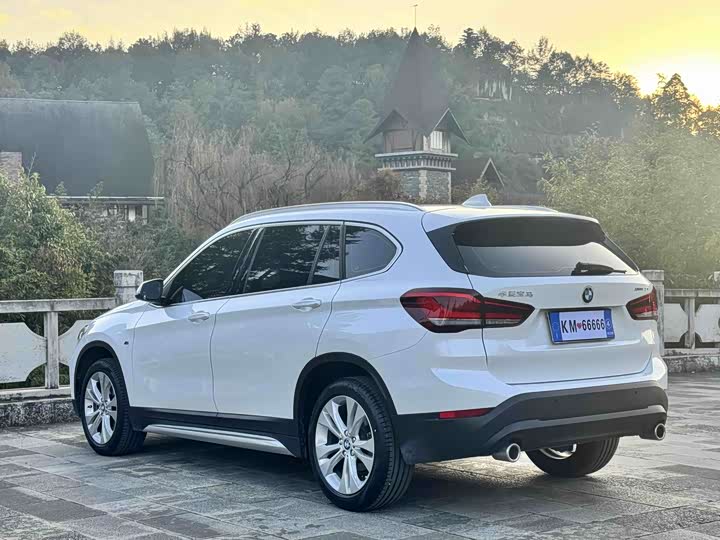 Фото 8 - BMW X1