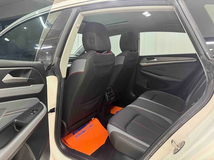 Фото 8 - Volkswagen Lamando L