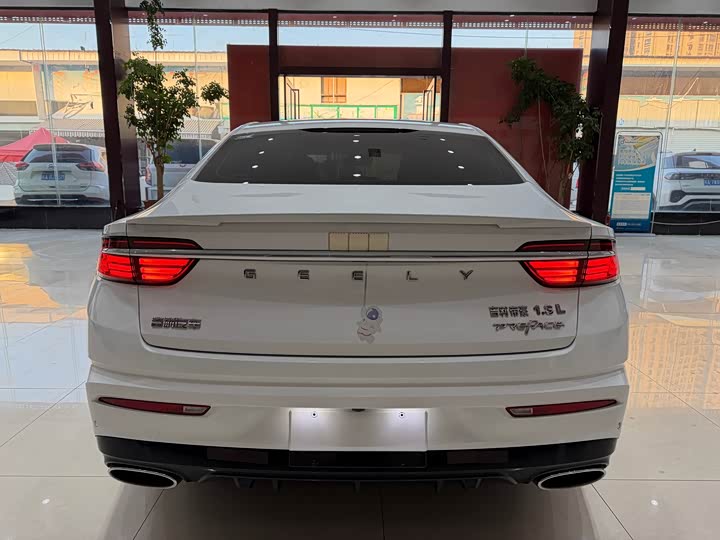 Фото 5 - Geely Preface