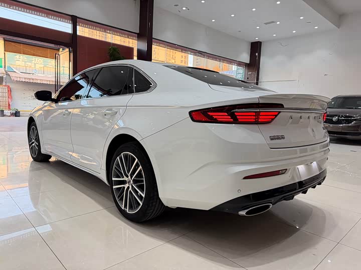 Фото 6 - Geely Preface