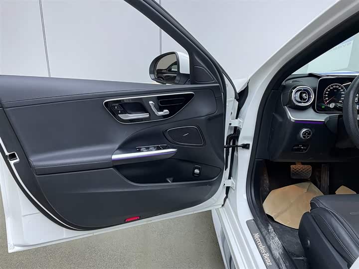 Фото 7 - Mercedes-Benz C-Class