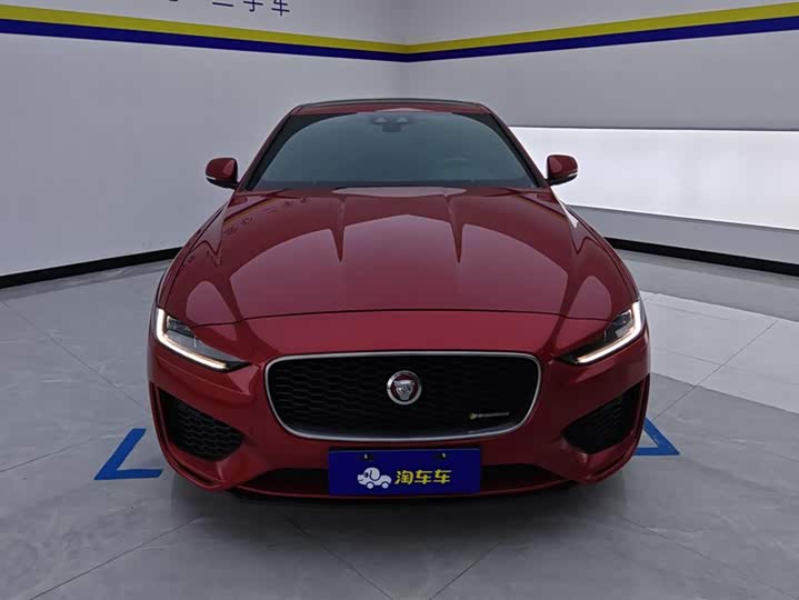 Фото 2 - Jaguar XE L