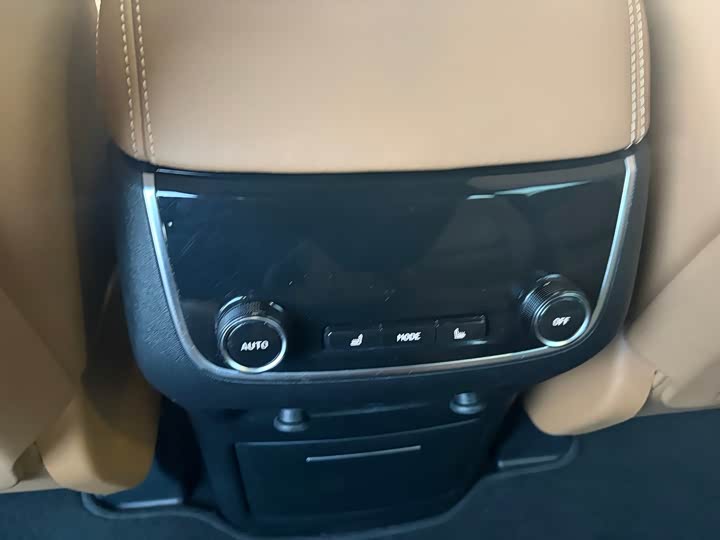 Фото 8 - LiXiang One