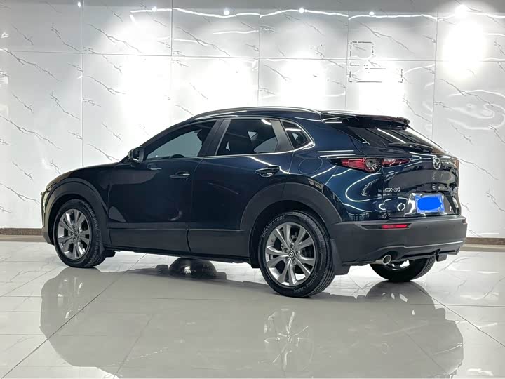 Фото 4 - Mazda CX-30