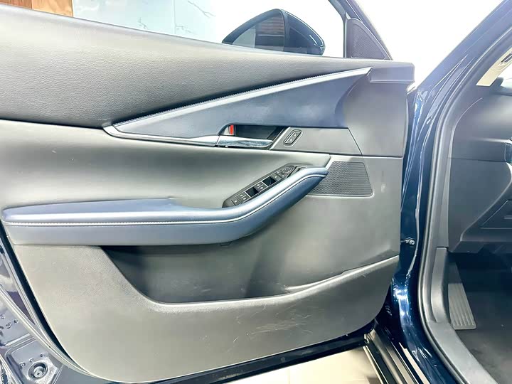 Фото 7 - Mazda CX-30