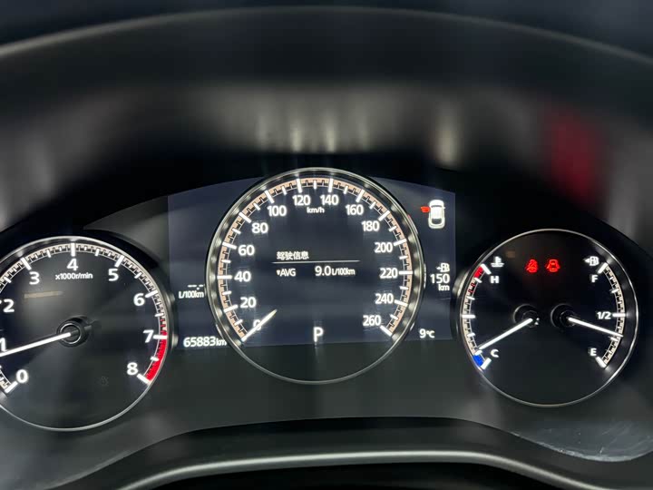 Фото 8 - Mazda CX-30