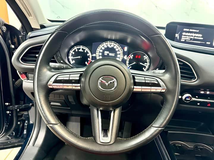 Фото 9 - Mazda CX-30