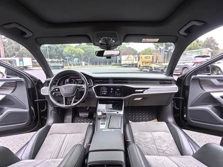 Фото 5 - Audi A6L