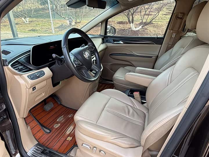 Фото 7 - Buick GL8 ES