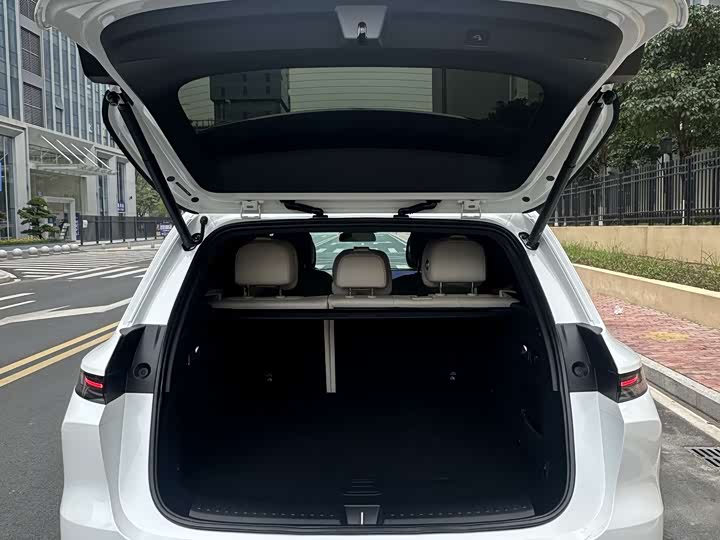 Фото 7 - LiXiang L6