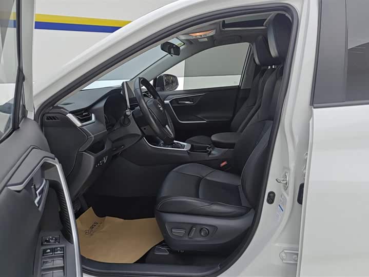 Фото 9 - Toyota Wildlander