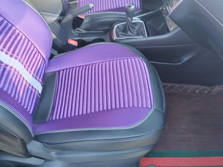 Фото 8 - Roewe i5