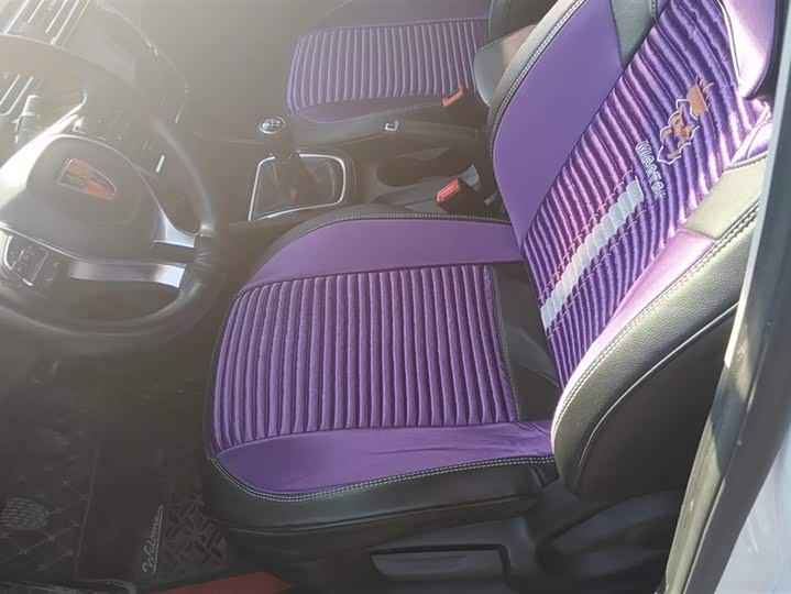 Фото 9 - Roewe i5