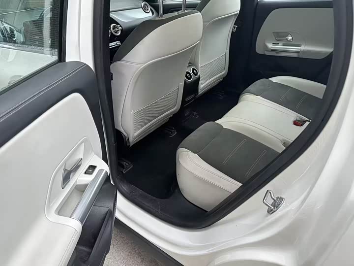 Фото 9 - Mercedes-Benz EQA