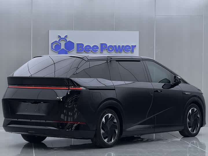 Фото 6 - XPeng X9