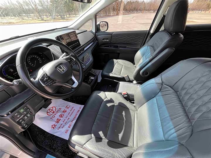 Фото 4 - Honda Elysion