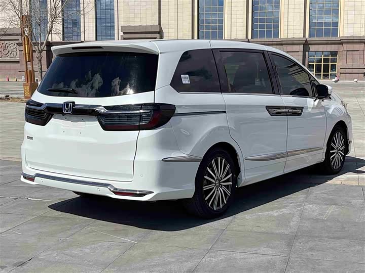 Фото 9 - Honda Elysion