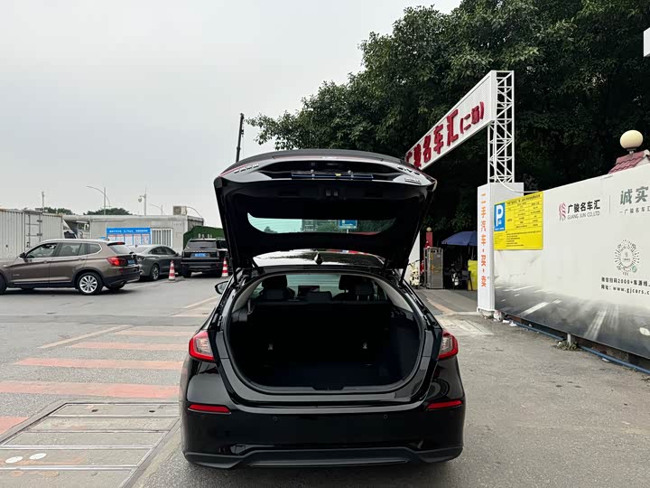 Фото 9 - Honda Civic