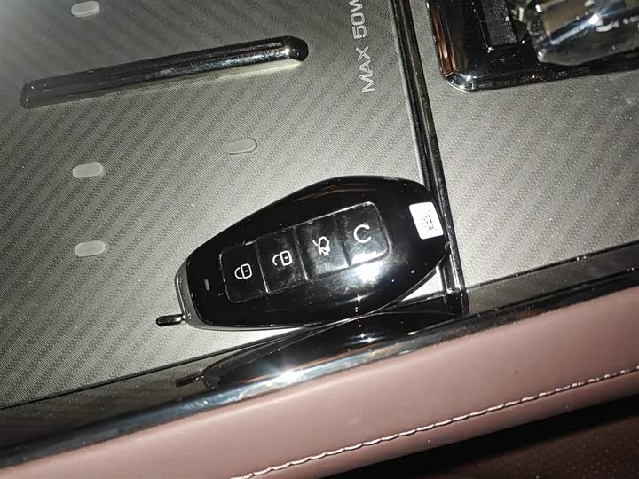 Фото 9 - Denza Z9GT