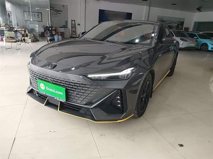 Фото 2 - Changan UNI-V