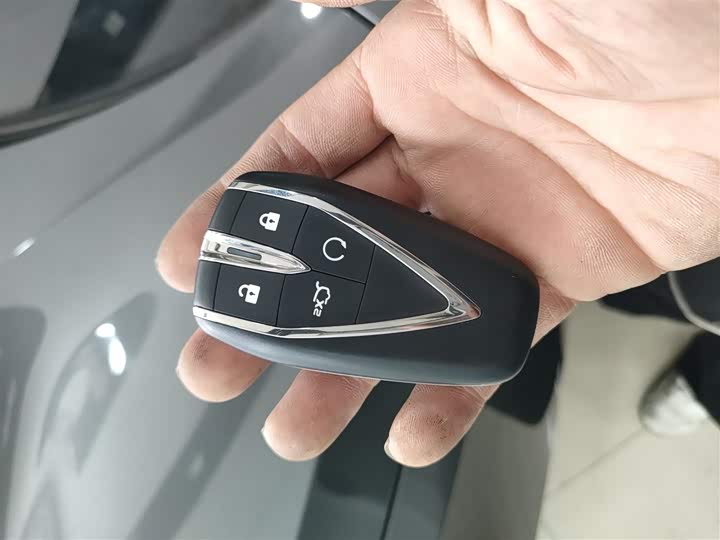 Фото 9 - Changan UNI-V