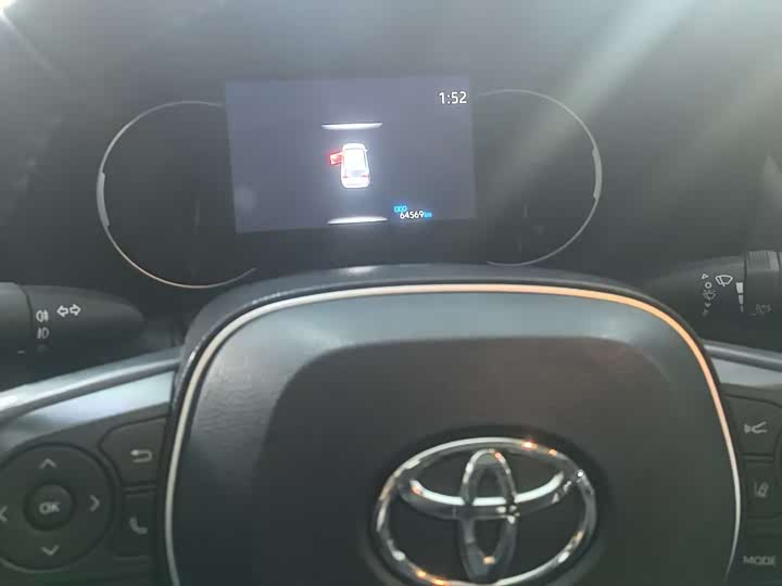 Фото 9 - Toyota RAV4