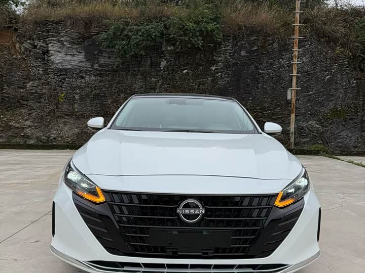 Фото 1 - Nissan Teana