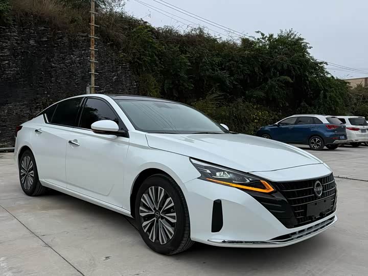 Фото 2 - Nissan Teana