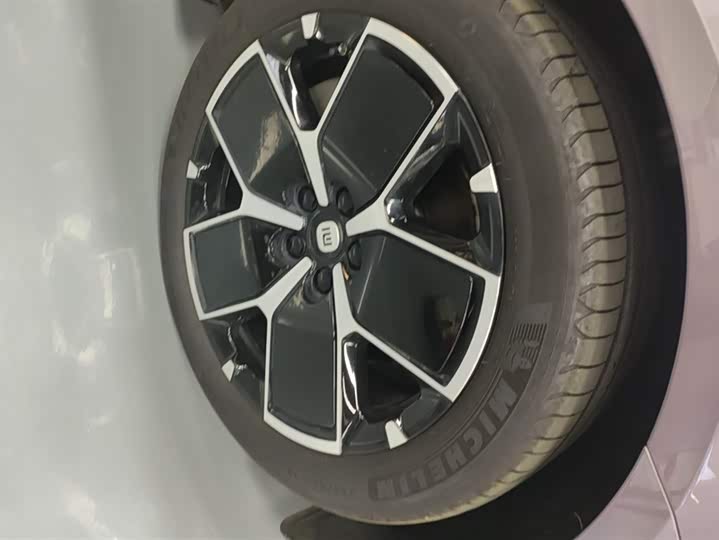 Фото 6 - Xiaomi SU7