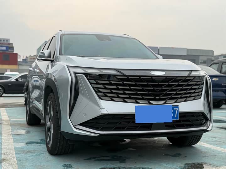 Фото 3 - Geely Atlas L