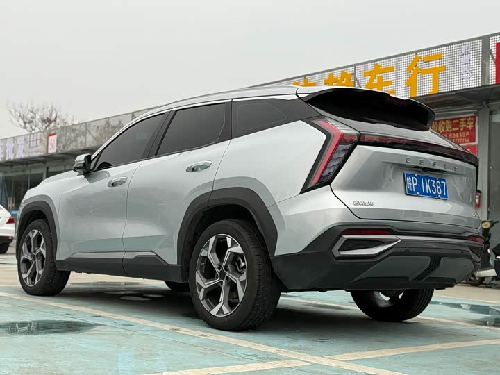 Фото 5 - Geely Atlas L