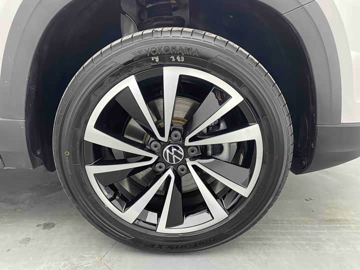 Фото 8 - Volkswagen Tharu