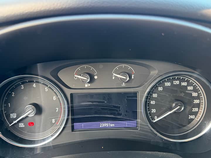 Фото 5 - Buick LaCrosse