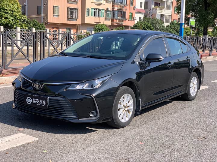 Фото 3 - Toyota Corolla