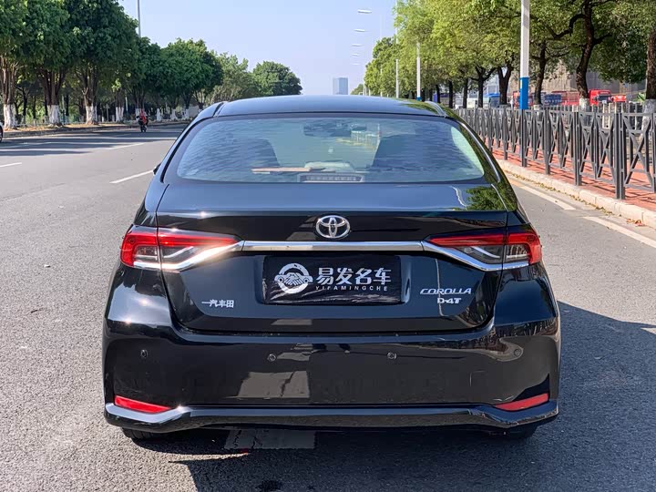 Фото 5 - Toyota Corolla