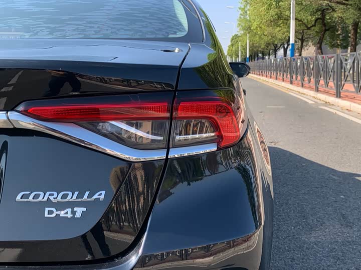 Фото 9 - Toyota Corolla