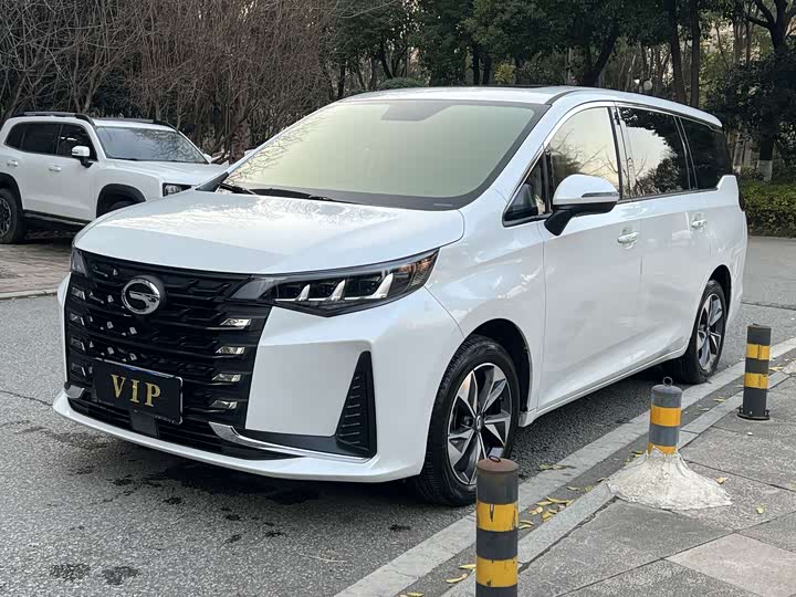 Фото 2 - GAC Trumpchi M6