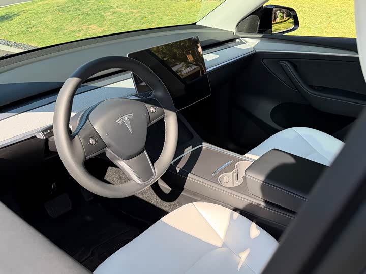 Фото 6 - Tesla Model Y