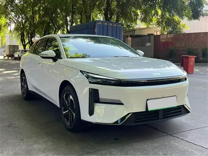 Фото 3 - Geely Galaxy L6