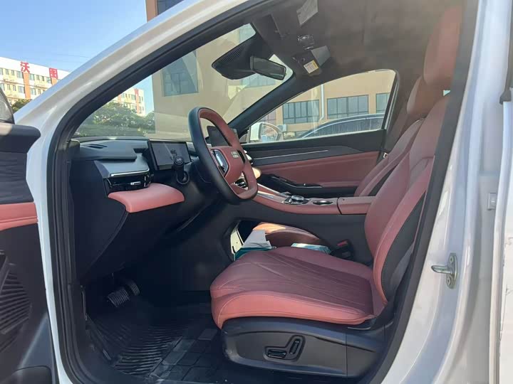 Фото 4 - Geely Galaxy L6