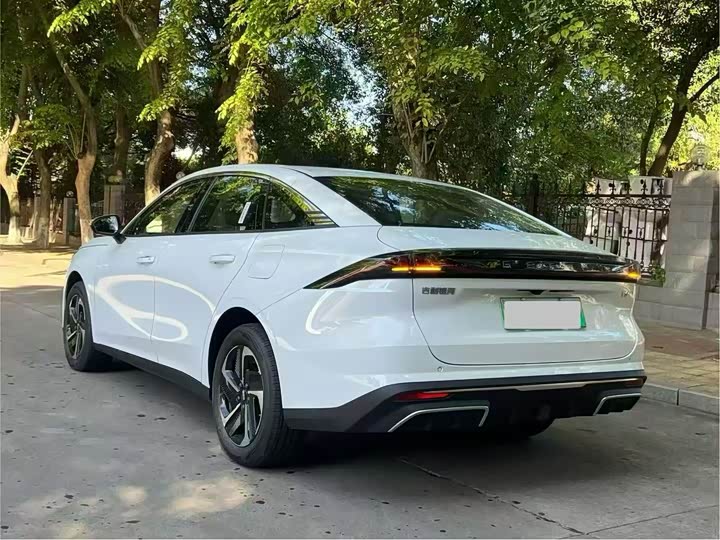 Фото 9 - Geely Galaxy L6