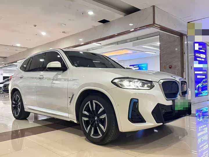 Фото 3 - BMW iX3