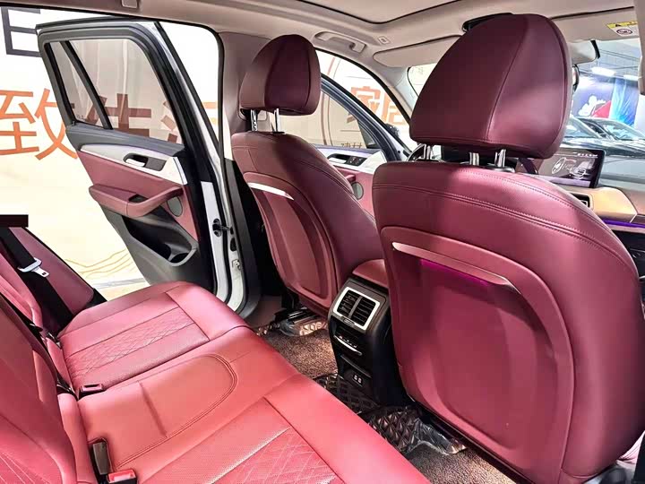 Фото 6 - BMW iX3